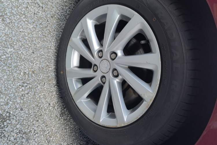 Used Buick Verano 2017 Sedan 15S Automatic Leading Model Left Front Wheel Hub
