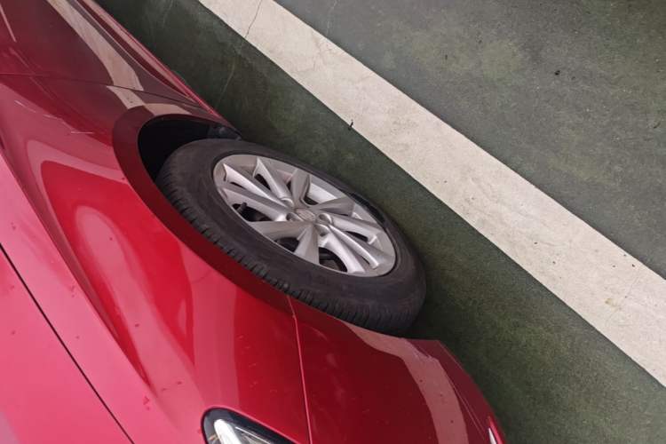 Used Buick Verano 2017 Sedan 15S Automatic Leading Model Left Front Wheel Hub