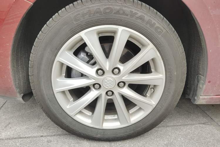 Used Buick Verano 2017 Sedan 20T Dual-Clutch Leading Model Left Front Wheel Hub