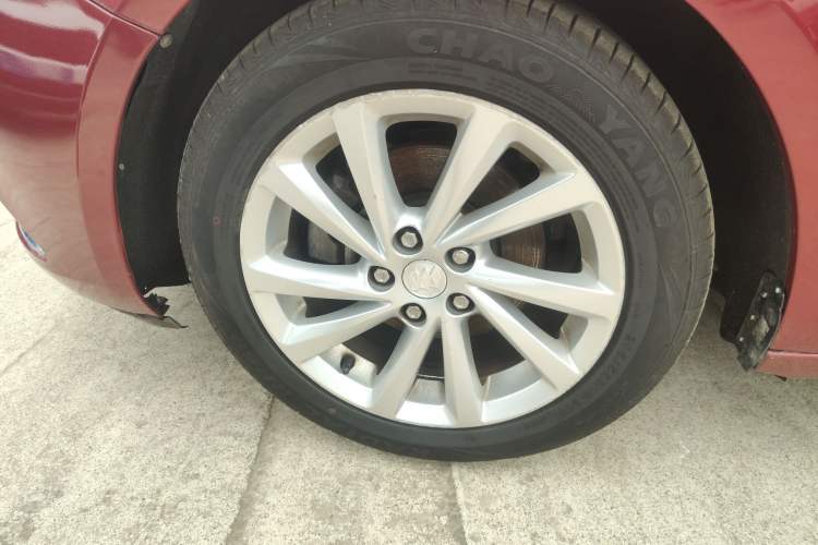 Used Buick Verano 2017 Sedan 15S Automatic Leading Model Left Front Wheel Hub
