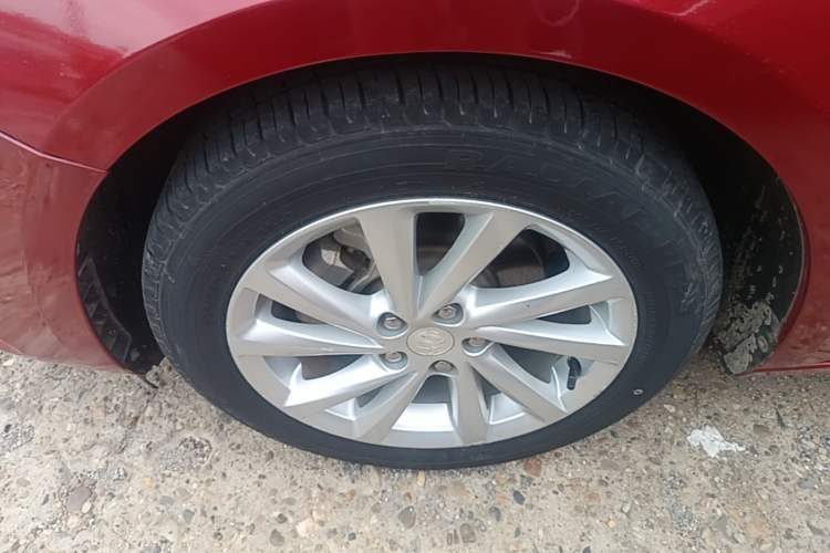 Used Buick Verano 2017 Sedan 15S Automatic Entry Model Left Front Wheel Hub