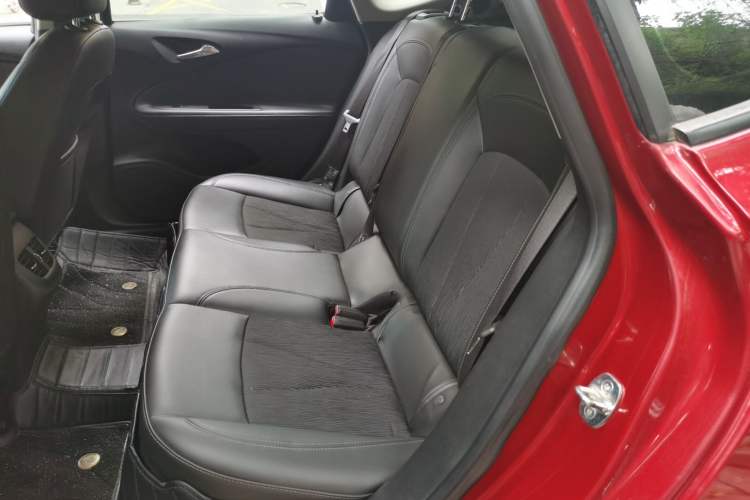 Used Buick Verano 2017 Sedan 20T Dual-Clutch Leading Model Left Rear Seat