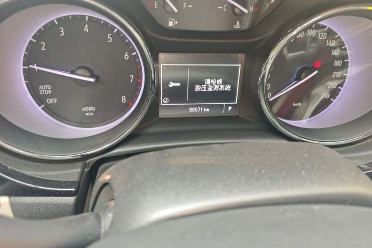 Used Buick Verano 2017 Sedan 15S Automatic Entry Model Odometer Close Up
