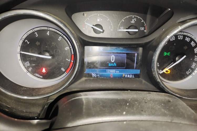 Used Buick Verano 2017 Sedan 15S Automatic Leading Model Odometer Close Up