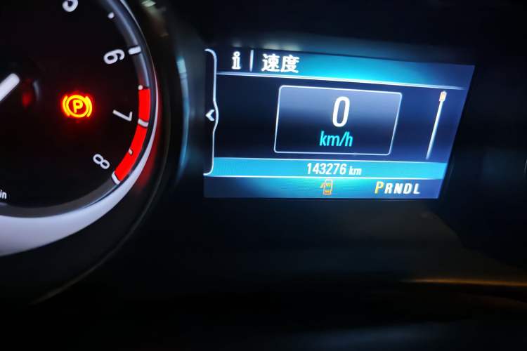 Used Buick Verano 2017 Sedan 20T Dual-Clutch Leading Model Odometer Close Up