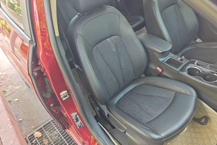 Used Buick Verano 2017 Sedan 20T Dual-Clutch Leading Model Right Front Seat