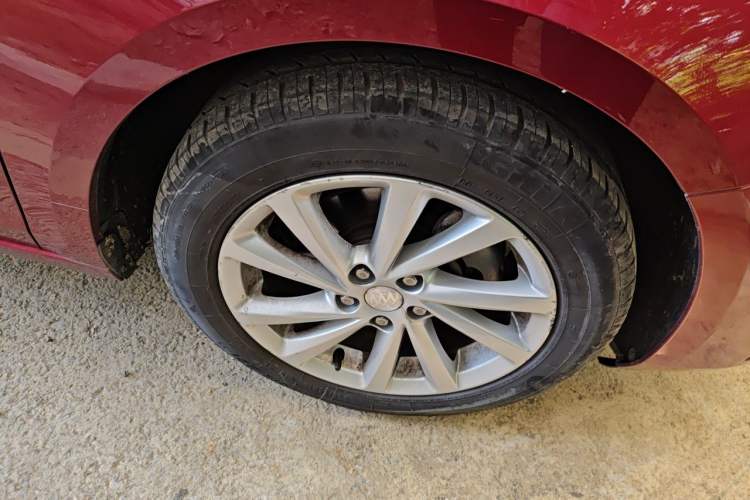 Used Buick Verano 2017 Sedan 15S Automatic Leading Model Right Front Wheel Hub