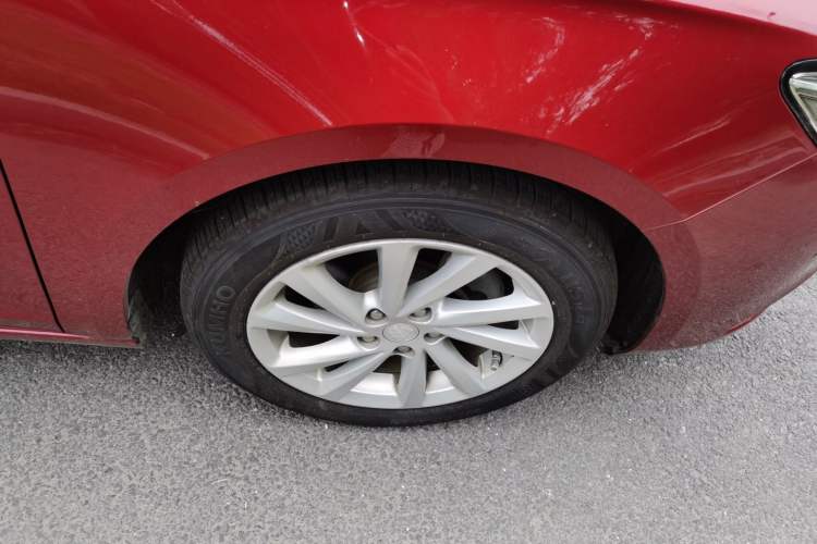 Used Buick Verano 2017 Sedan 15S Automatic Leading Model Right Front Wheel Hub