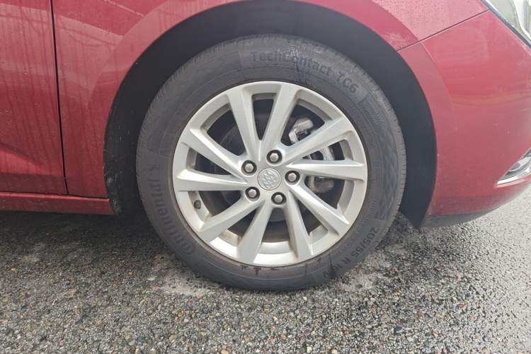 Used Buick Verano 2017 Sedan 15S Automatic Entry Model Right Front Wheel Hub
