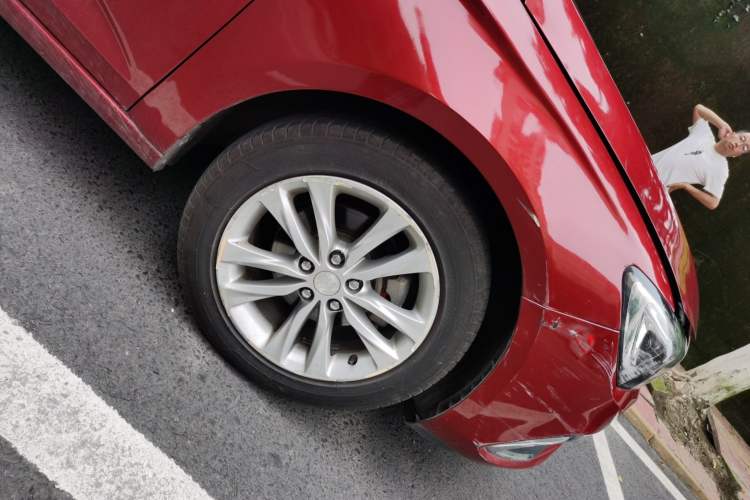 Used Buick Verano 2017 Sedan 20T Dual-Clutch Leading Model Right Front Wheel Hub