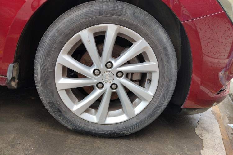 Used Buick Verano 2017 Sedan 15S Automatic Entry Model Right Front Wheel Hub
