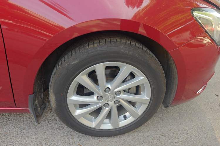 Used Buick Verano 2017 Sedan 15S Automatic Leading Model Right Front Wheel Hub
