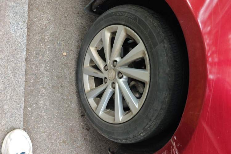 Used Buick Verano 2017 Sedan 15S Automatic Leading Model Right Front Wheel Hub