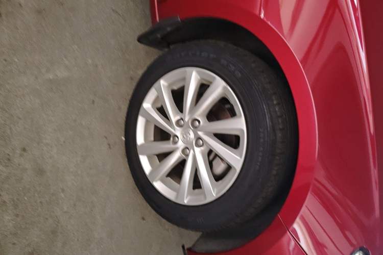 Used Buick Verano 2017 Sedan 15S Automatic Entry Model Right Front Wheel Hub