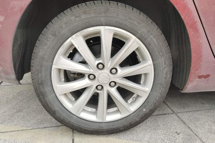 Used Buick Verano 2017 Sedan 20T Dual-Clutch Leading Model Right Rear Wheel Hub