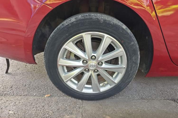 Used Buick Verano 2017 Sedan 20T Dual-Clutch Leading Model Right Rear Wheel Hub