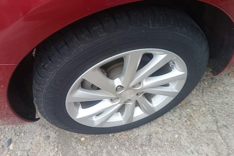 Used Buick Verano 2017 Sedan 15S Automatic Entry Model Right Rear Wheel Hub