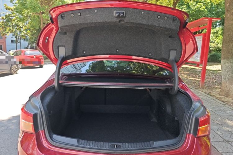 Used Buick Verano 2017 Sedan 20T Dual-Clutch Leading Model Trunk