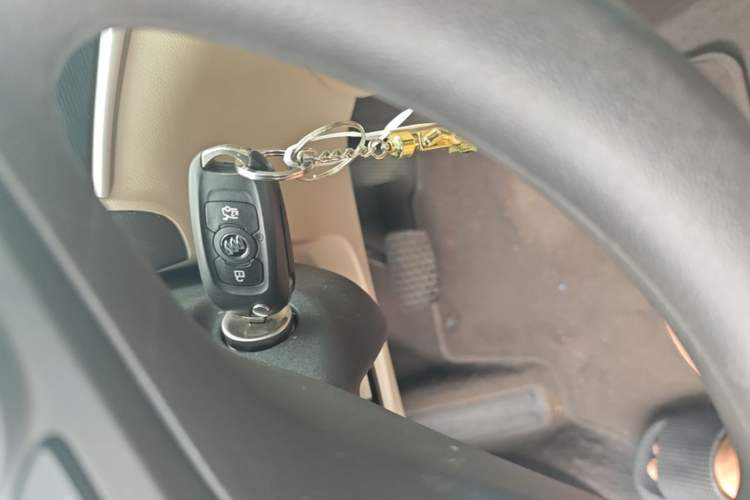 Used Buick Verano 2017 Sedan 15S Automatic Leading Model Vehicle Key