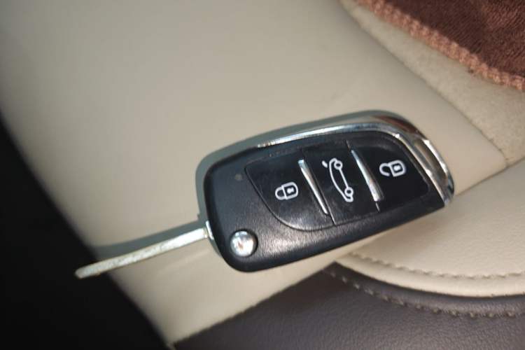 Used Buick Verano 2017 Sedan 15S Manual Leading Model Vehicle Key
