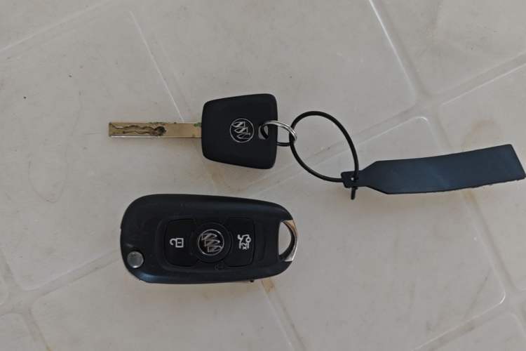 Used Buick Verano 2017 Sedan 20T Dual-Clutch Leading Model Vehicle Key
