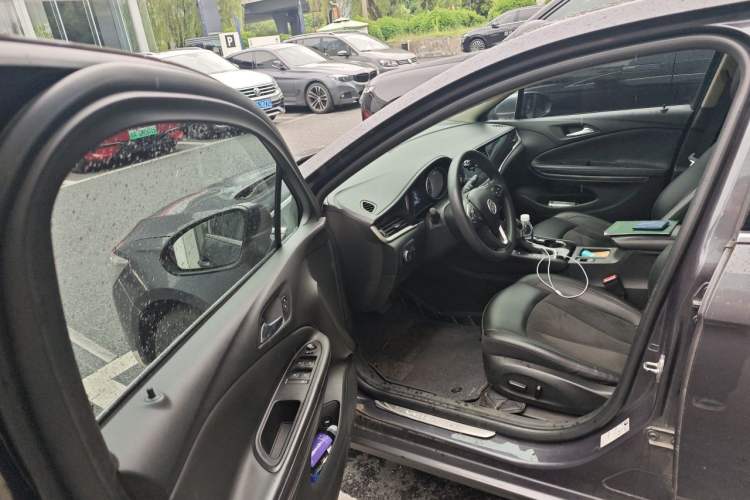 Used Buick Verano 2017 Sedan 20T Dual-Clutch Elite Model Driver Seat