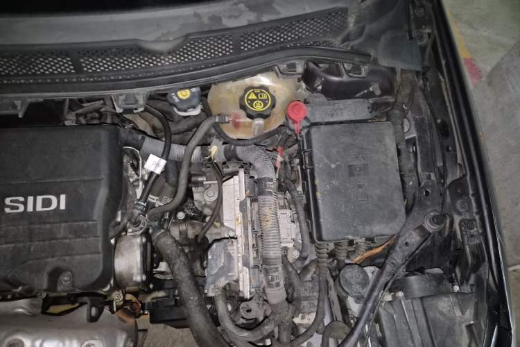 Used Buick Verano 2017 Sedan 15S Automatic Leading Model Engine Bay Left