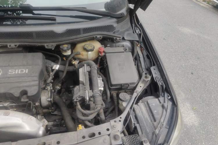 Used Buick Verano 2017 Sedan 15S Automatic Leading Model Engine Bay Left