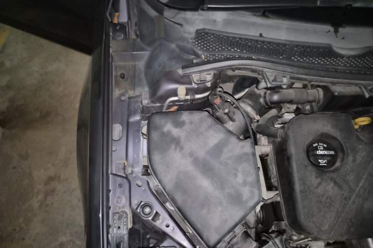 Used Buick Verano 2017 Sedan 15S Automatic Leading Model Engine Bay Right