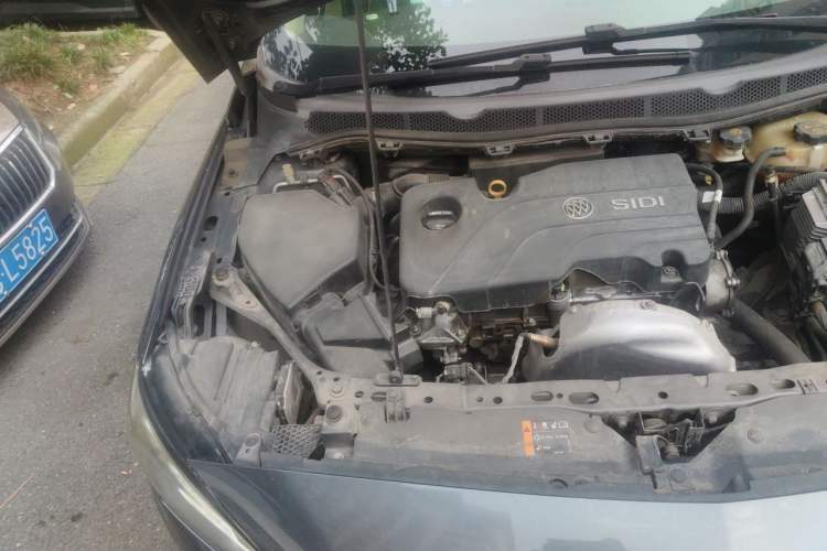 Used Buick Verano 2017 Sedan 15S Automatic Leading Model Engine Bay Right
