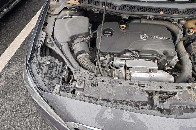 Used Buick Verano 2017 Sedan 20T Dual-Clutch Elite Model Engine Bay Right