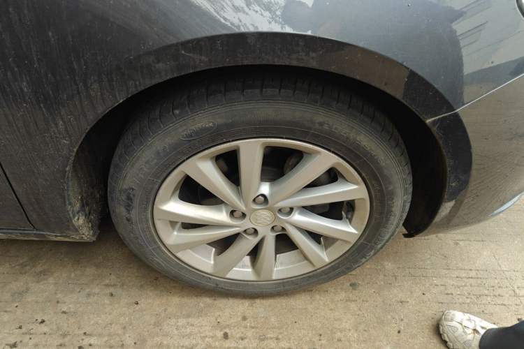 Used Buick Verano 2017 Sedan 15S Manual Entry-Level Model Exterior 7