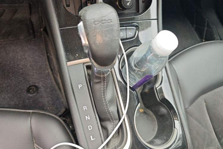 Used Buick Verano 2017 Sedan 20T Dual-Clutch Elite Model Gear Lever