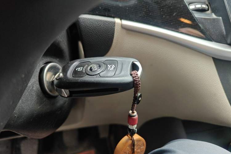Used Buick Verano 2017 Sedan 15S Manual Entry-Level Model Interior 1
