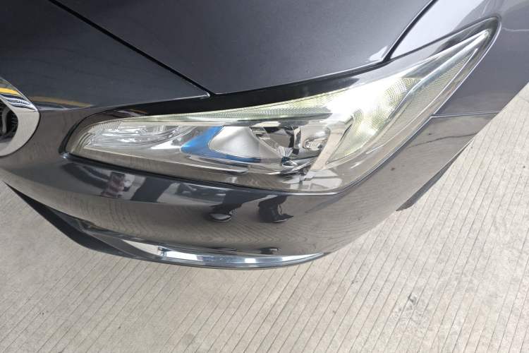 Used Buick Verano 2017 Sedan 15S Automatic Leading Model Left Front Headlight