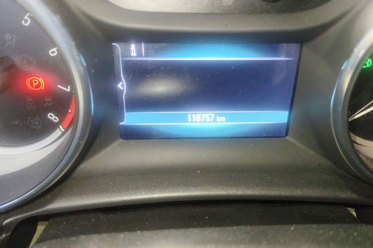 Used Buick Verano 2017 Sedan 15S Automatic Leading Model Odometer Close Up