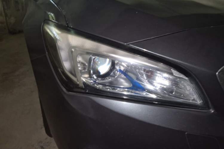 Used Buick Verano 2017 Sedan 15S Automatic Leading Model Right Front Headlight