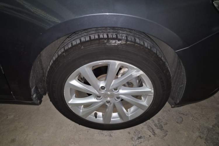 Used Buick Verano 2017 Sedan 15S Automatic Leading Model Right Front Wheel Hub