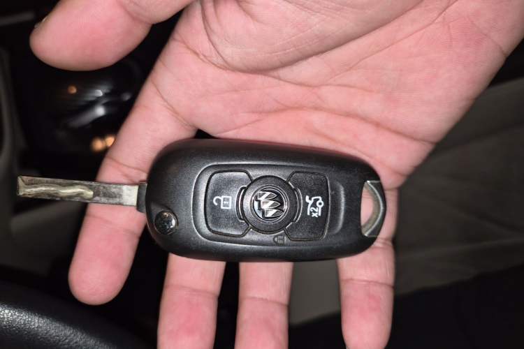 Used Buick Verano 2017 Sedan 15S Automatic Leading Model Vehicle Key