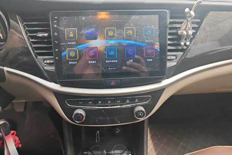 Used Buick Verano 2017 Sedan 15S Manual Entry-Level Model Audio And AC Panel