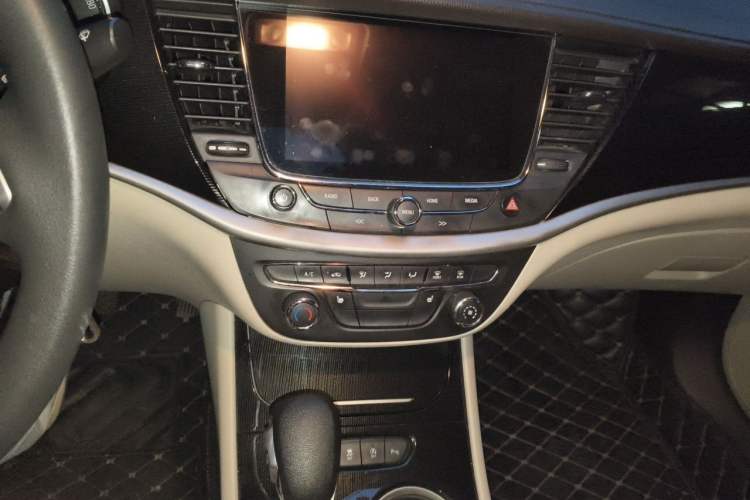 Used Buick Verano 2017 Sedan 15S Automatic Leading Model Audio And AC Panel