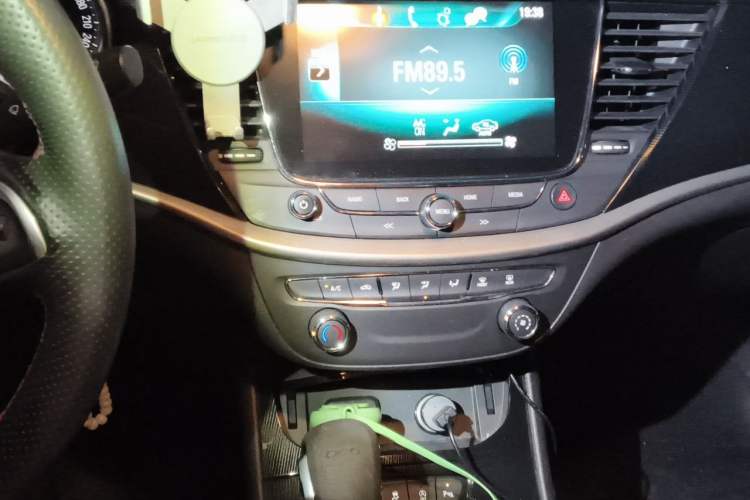 Used Buick Verano 2017 Sedan 20T Dual-Clutch Leading Model Audio And AC Panel