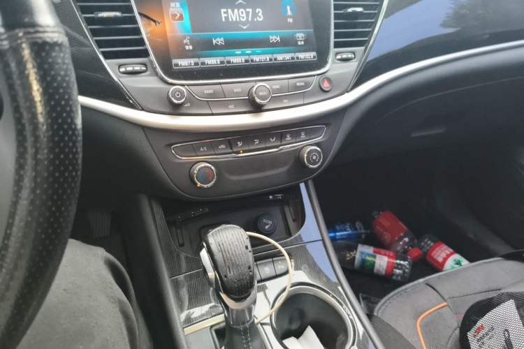 Used Buick Verano 2017 Sedan 20T Dual-Clutch Leading Model Audio And AC Panel