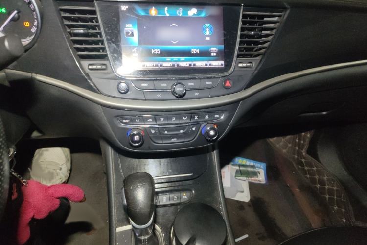 Used Buick Verano 2017 Sedan 20T Dual-Clutch Elite Model Audio And AC Panel