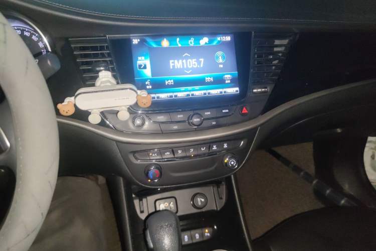 Used Buick Verano 2017 Sedan 20T Dual-Clutch Leading Model Audio And AC Panel