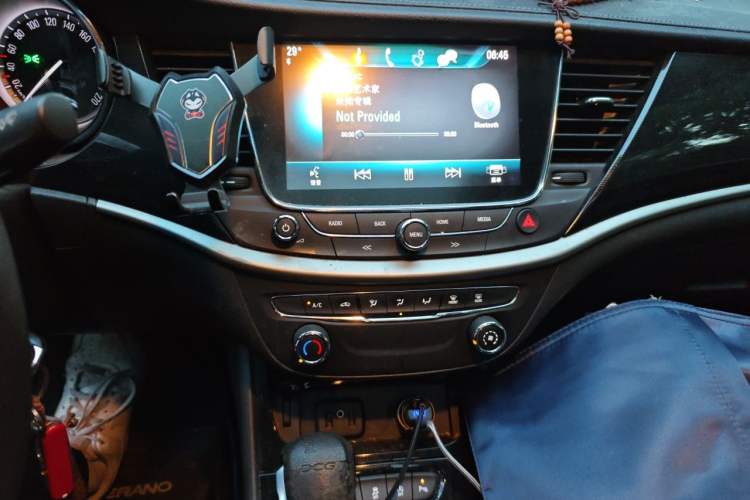 Used Buick Verano 2017 Sedan 20T Dual-Clutch Leading Model Audio And AC Panel