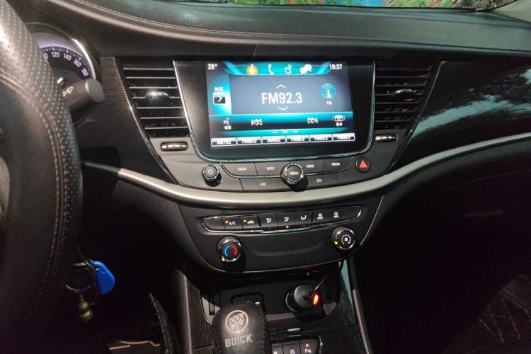 Used Buick Verano 2017 Sedan 20T Dual-Clutch Leading Model Audio And AC Panel