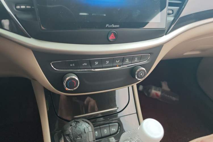Used Buick Verano 2017 Sedan 15S Automatic Leading Model Audio And AC Panel