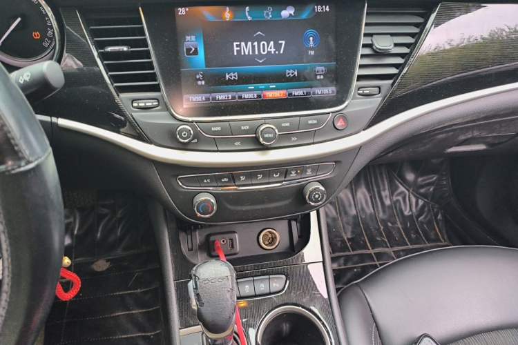 Used Buick Verano 2017 Sedan 20T Dual-Clutch Leading Model Audio And AC Panel