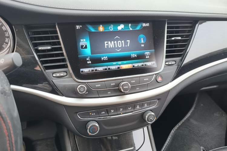 Used Buick Verano 2017 Sedan 20T Dual-Clutch Leading Model Audio And AC Panel